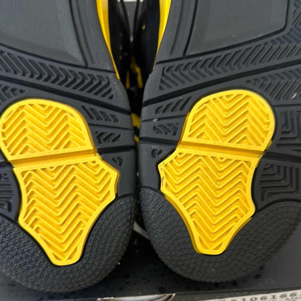 Jordan Black and Yellow Sneakers with Air Unit - Picture 8 of 9